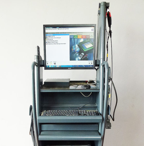 kfz-remmert-leistungen-reparatur-diagnosegeraet